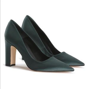 Good American Statement Pump